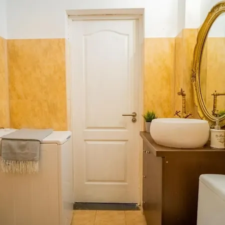 Stylishly Restored 1br With Victorian Influence Appartamento *