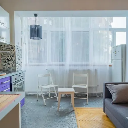 Stylishly Restored 1br With Victorian Influence Bucharest
